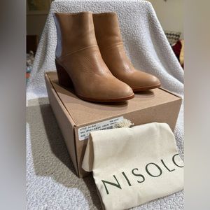 Nisolo “Dari Boot” Color:Almond Size:7